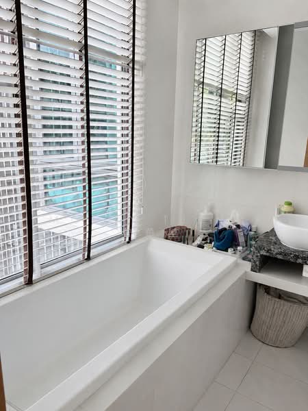 The Residences at W Sentosa Cove, 1 Ocean Way, 2 Bedrooms, 1,259 sqft, Condominium For Rent, by Timothy Tjendra 曾華堃, 500231152 - Bathroom - PropertyGuru.com.sg