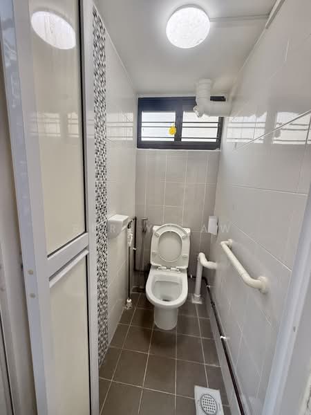 75 Bedok North Road, 75 Bedok North Road, 2 Bedrooms, 635 sqft, HDB Flat For Rent, by Berlyn Aw, 500231155 - Bathroom - PropertyGuru.com.sg