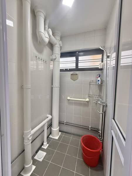 75 Bedok North Road, 75 Bedok North Road, 2 Bedrooms, 635 sqft, HDB Flat For Rent, by Berlyn Aw, 500231155 - Bathroom - PropertyGuru.com.sg