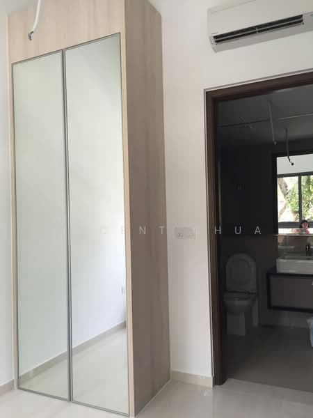 The Promenade @ Pelikat, 183 Jalan Pelikat, 2 Bedrooms, 893 sqft, Condominium For Sale, by Vincent Chua, 500231163 - Bathroom - PropertyGuru.com.sg