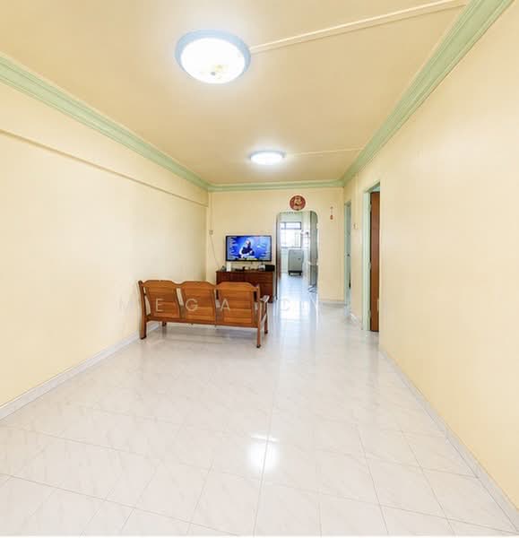 169 Bukit Batok West Avenue 8, 169 Bukit Batok West Avenue 8, 2 Bedrooms, 786 sqft, HDB Flat For Sale, by Mega Chen, 500231167 - Living Room - PropertyGuru.com.sg
