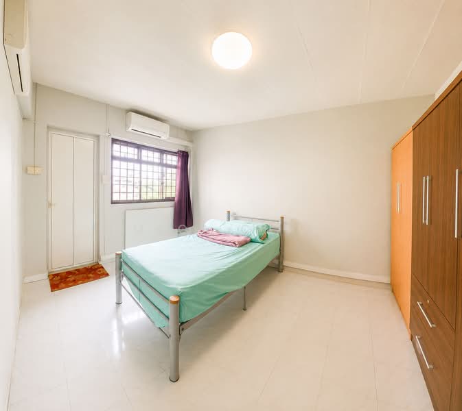 169 Bukit Batok West Avenue 8, 169 Bukit Batok West Avenue 8, 2 Bedrooms, 786 sqft, HDB Flat For Sale, by Mega Chen, 500231167 - Bedroom - PropertyGuru.com.sg