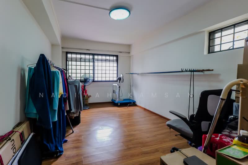 381 Tampines Street 32, 381 Tampines Street 32, 3 Bedrooms, 1,313 sqft, HDB Flat For Sale, by Nadiyah Kamsani, 500231168 - Common room 2 - no built-in - PropertyGuru.com.sg