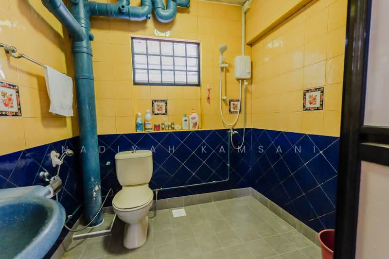 381 Tampines Street 32, 381 Tampines Street 32, 3 Bedrooms, 1,313 sqft, HDB Flat For Sale, by Nadiyah Kamsani, 500231168 - Master ensuite - big & can fit bath tub - PropertyGuru.com.sg