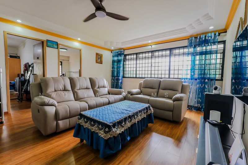 381 Tampines Street 32, 381 Tampines Street 32, 3 Bedrooms, 1,313 sqft, HDB Flat For Sale, by Nadiyah Kamsani, 500231168 - Living Room - PropertyGuru.com.sg
