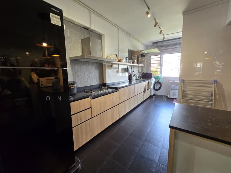 932 Yishun Central 1, 932 Yishun Central 1, 3 Bedrooms, 1,119 sqft, HDB Flat For Rent, by Ong Boon Seng, 500231170 - Kitchen - PropertyGuru.com.sg
