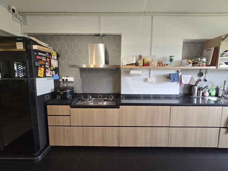 932 Yishun Central 1, 932 Yishun Central 1, 3 Bedrooms, 1,119 sqft, HDB Flat For Rent, by Ong Boon Seng, 500231170 - Kitchen - PropertyGuru.com.sg