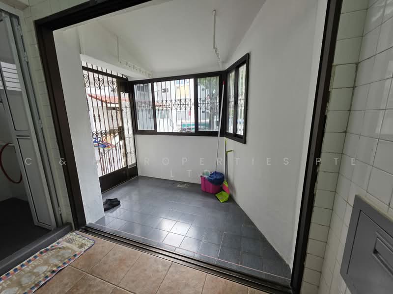 115 Serangoon North Avenue 1, 115 Serangoon North Avenue 1, 2 Bedrooms, 775 sqft, HDB Flat For Sale, by REBECCA, 500231186 - Balcony - PropertyGuru.com.sg