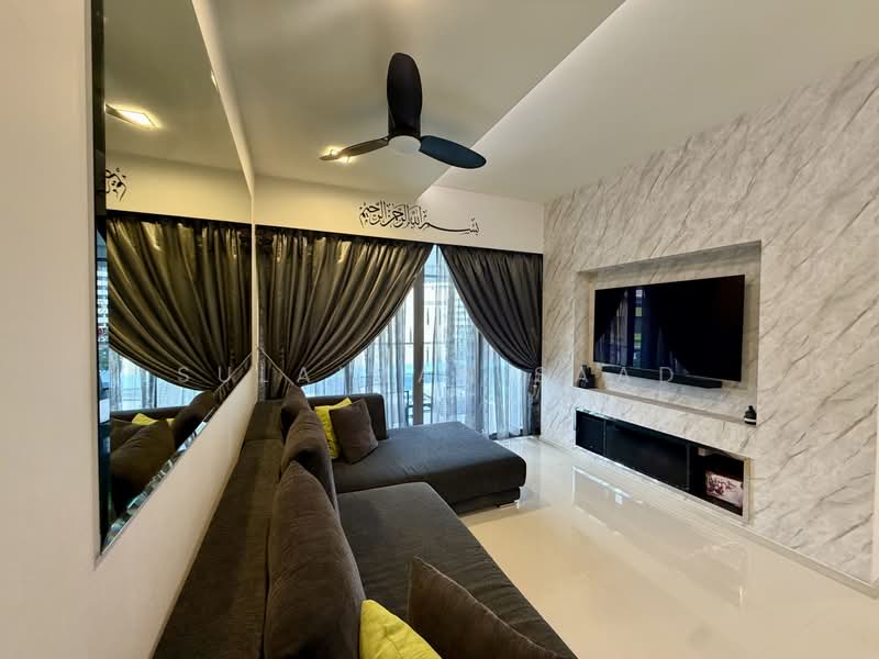 A Treasure Trove, 52 Punggol Walk, 3 Bedrooms, 1,206 sqft, Condominium For Sale, by Sulaiman Saad, 500231190 - Living Room - PropertyGuru.com.sg
