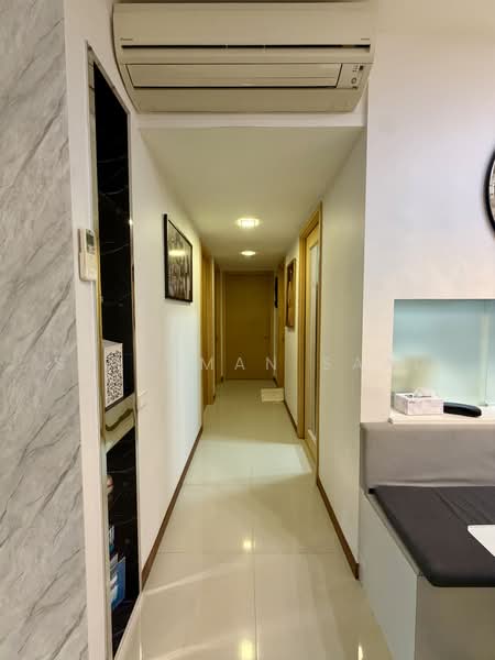 A Treasure Trove, 52 Punggol Walk, 3 Bedrooms, 1,206 sqft, Condominium For Sale, by Sulaiman Saad, 500231190 - Corridor - PropertyGuru.com.sg
