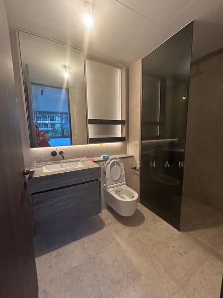 The Reef at King's Dock, 16 Harbourfront Avenue, 1 Bedroom, 592 sqft, Condominium For Rent, by Tan Hui Shan, 500231194 - Bathroom - PropertyGuru.com.sg