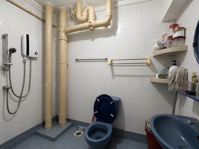 154 Jalan Teck Whye, 154 Jalan Teck Whye, Room Rental, 110 sqft, HDB Flat For Rent, by Alvis Cheong, 500231197 - Bathroom - PropertyGuru.com.sg