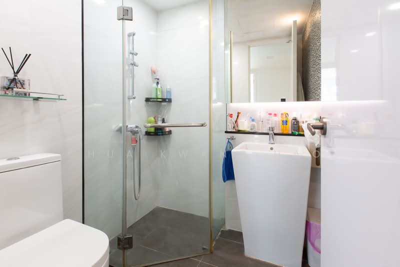 Edelweiss Park Condo, 90 Flora Road, 4 Bedrooms, 1,625 sqft, Condominium For Sale, by Chua Kwang Hao, 500231201 - Bathroom - PropertyGuru.com.sg