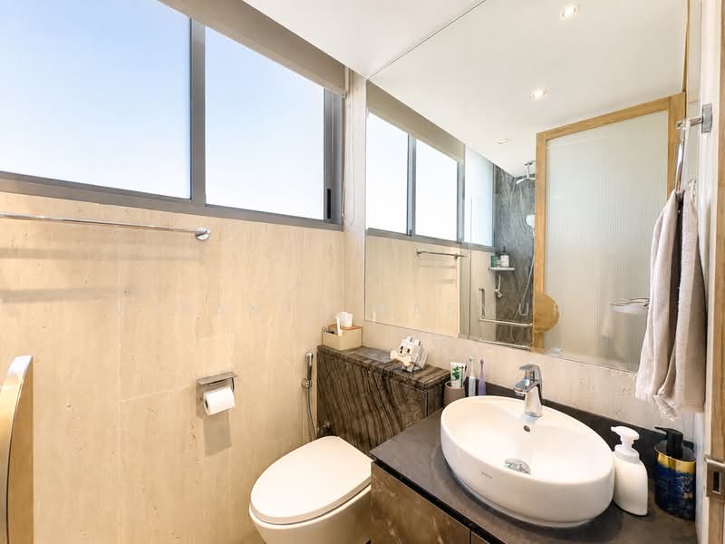 Stellar RV, 408 River Valley Road, 2 Bedrooms, 839 sqft, Condominium For Sale, by Wiranto Kasmuri, 500231204 - Bathroom - PropertyGuru.com.sg
