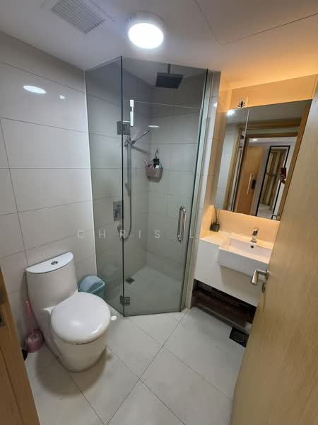 Eight Riversuites, 2 Whampoa East, 2 Bedrooms, 700 sqft, Condominium For Sale, by Chris Lim, 500231212 - Bathroom - PropertyGuru.com.sg