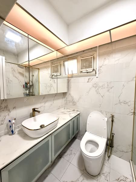 62A Strathmore Avenue, 62A Strathmore Avenue, 3 Bedrooms, 1,259 sqft, HDB Flat For Sale, by Ryan Danial, 500231213 - Bathroom - PropertyGuru.com.sg