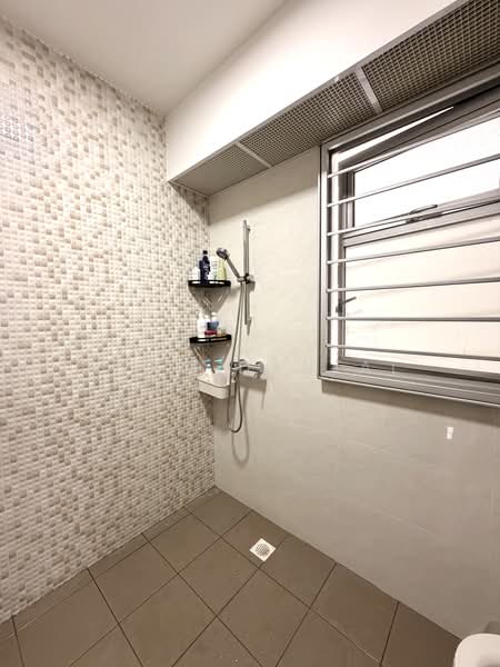 229B Sumang Lane, 229B Sumang Lane, 3 Bedrooms, 1,001 sqft, HDB Flat For Sale, by Ryan Danial, 500231231 - Bathroom - PropertyGuru.com.sg