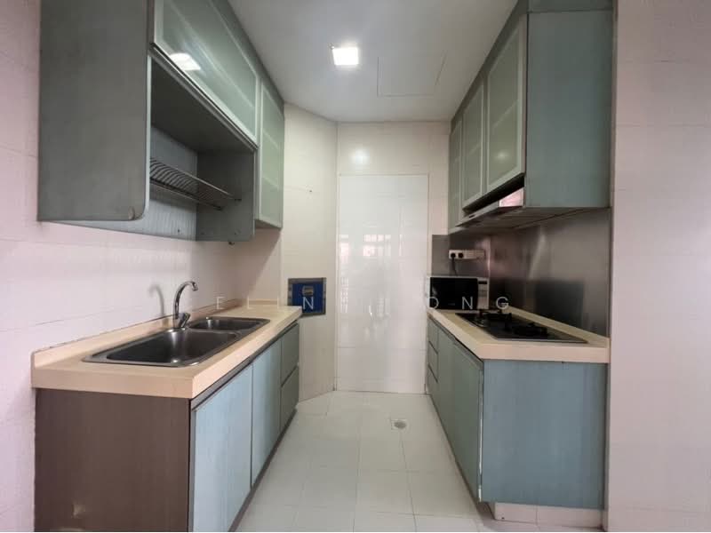 Crystal De Azure, 18 How Sun Close, 2 Bedrooms, 947 sqft, Apartment For Rent, by Celine Kong, 500231251 - PropertyGuru.com.sg