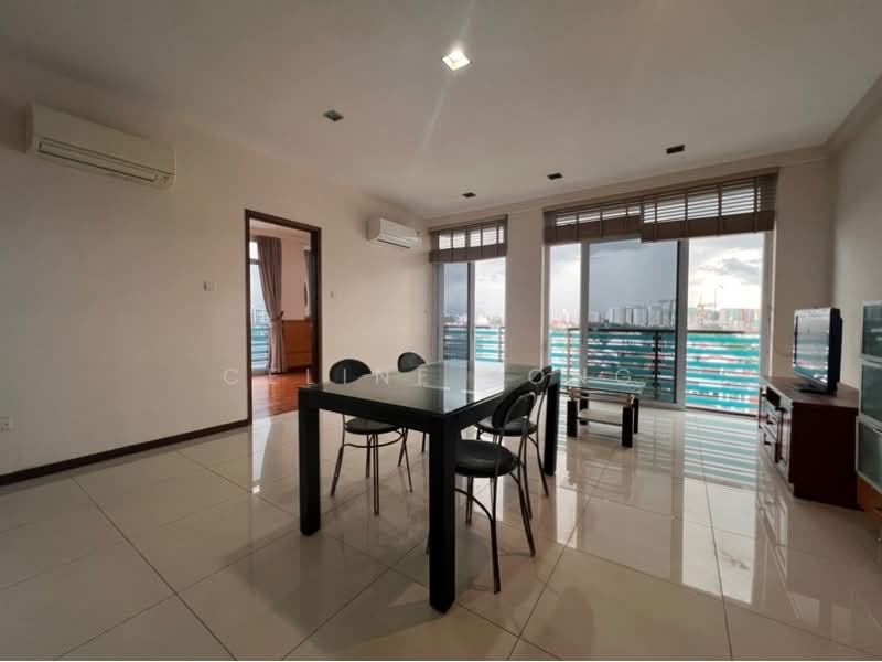 Crystal De Azure, 18 How Sun Close, 2 Bedrooms, 947 sqft, Apartment For Rent, by Celine Kong, 500231251 - PropertyGuru.com.sg