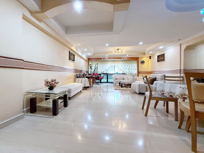 300 Canberra Road, 300 Canberra Road, 3 Bedrooms, 1,292 sqft, HDB Flat For Sale, by Izzat Isa, 500231257 - Living Room - PropertyGuru.com.sg
