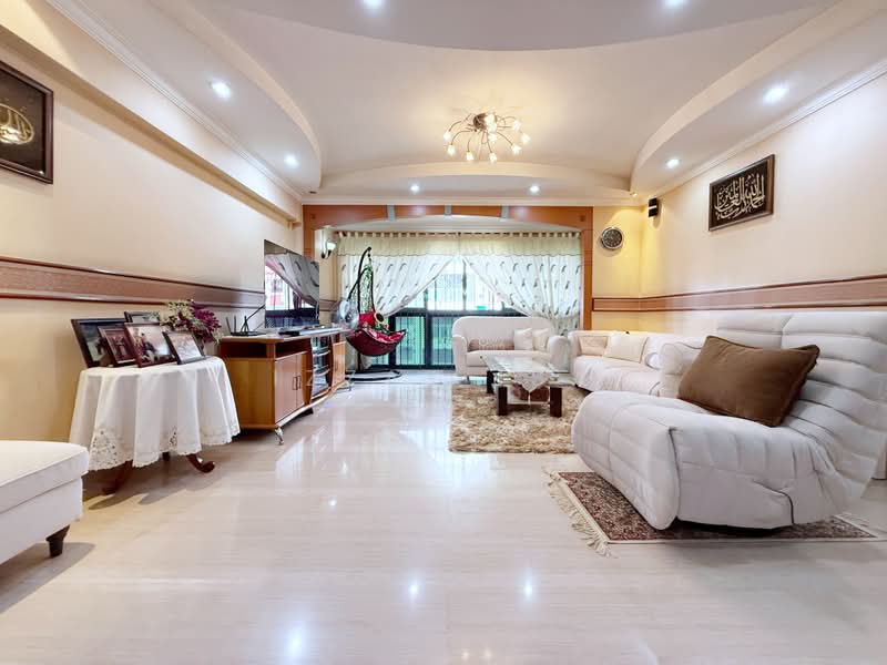 300 Canberra Road, 300 Canberra Road, 3 Bedrooms, 1,292 sqft, HDB Flat For Sale, by Izzat Isa, 500231257 - Living Room - PropertyGuru.com.sg