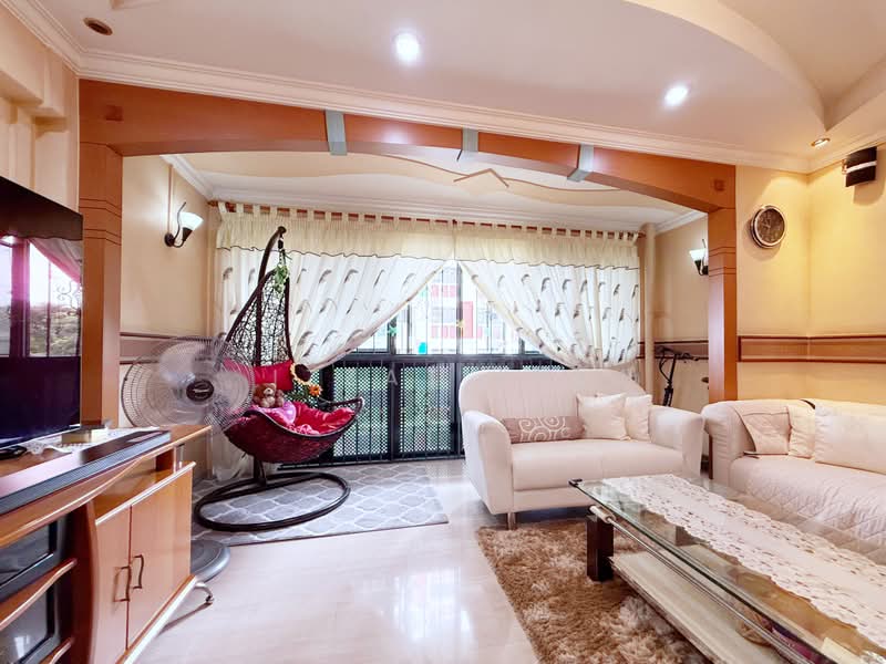 300 Canberra Road, 300 Canberra Road, 3 Bedrooms, 1,292 sqft, HDB Flat For Sale, by Izzat Isa, 500231257 - Living Room - PropertyGuru.com.sg