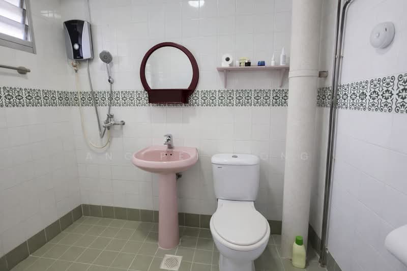 486 Pasir Ris Drive 4, 486 Pasir Ris Drive 4, 4 Bedrooms, 1,333 sqft, HDB Flat For Sale, by Ang Pei Xiong, 500231260 - Bathroom - PropertyGuru.com.sg