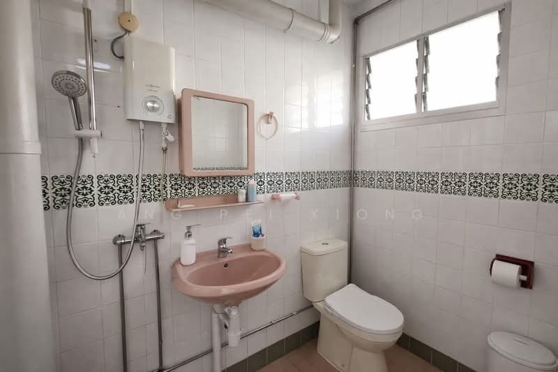 486 Pasir Ris Drive 4, 486 Pasir Ris Drive 4, 4 Bedrooms, 1,333 sqft, HDB Flat For Sale, by Ang Pei Xiong, 500231260 - Bathroom - PropertyGuru.com.sg