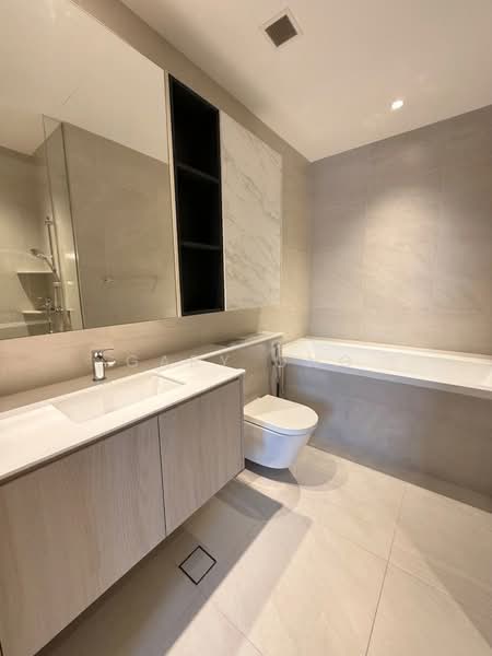 Casa Al Mare, 75 Jalan Loyang Besar, 3 Bedrooms, 1,098 sqft, Apartment For Sale, by Gary Ong, 500231267 - Bathroom - PropertyGuru.com.sg