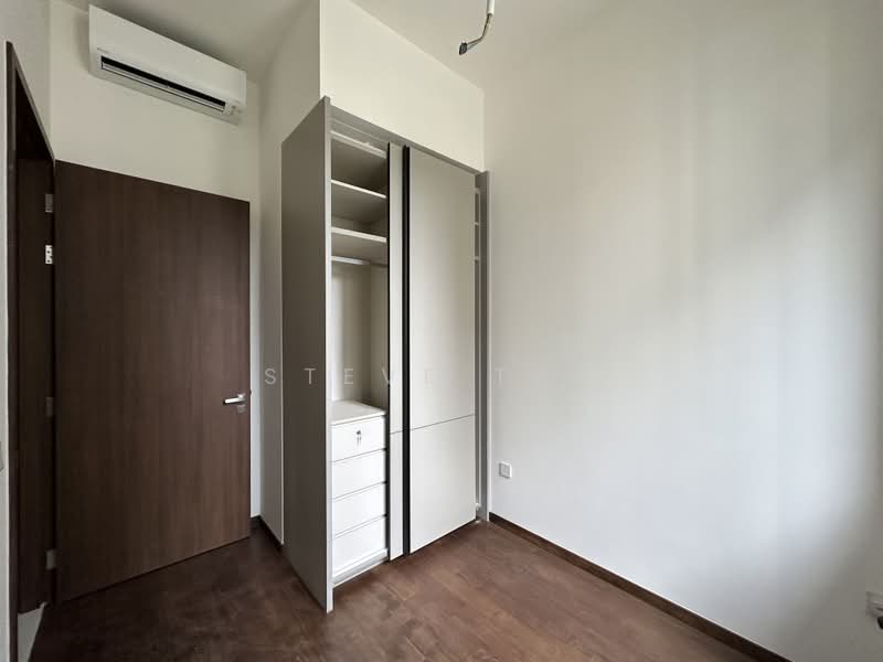 Parksuites, 18 Holland Grove Road, 2 Bedrooms, 1,098 sqft, Condominium For Sale, by Steve Tan, 500231274 - Bedroom - PropertyGuru.com.sg