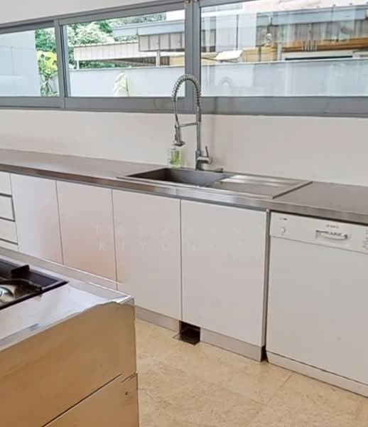 One Tree Hill Orchard, One Tree Hill Orchard, 6 Bedrooms, 6,780 sqft, Bungalow House For Rent, by Takayama Kiyonori, 500231282 - Kitchen - PropertyGuru.com.sg