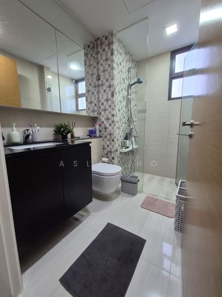 My Manhattan, 35 Simei Street 3, 2 Bedrooms, 880 sqft, Condominium For Rent, by Asley Ho, 500231289 - Bathroom - PropertyGuru.com.sg