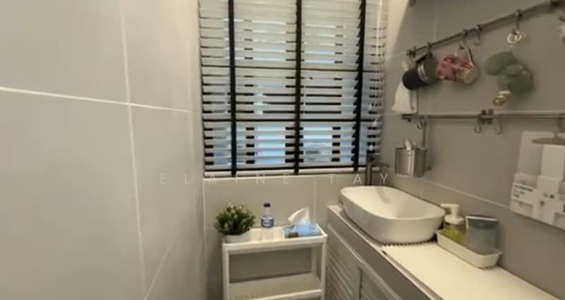 Calin Mansions, 30 Lorong 33 Geylang, Room Rental, 125 sqft, Apartment For Rent, by Elaine Tay, 500231290 - Bathroom - PropertyGuru.com.sg