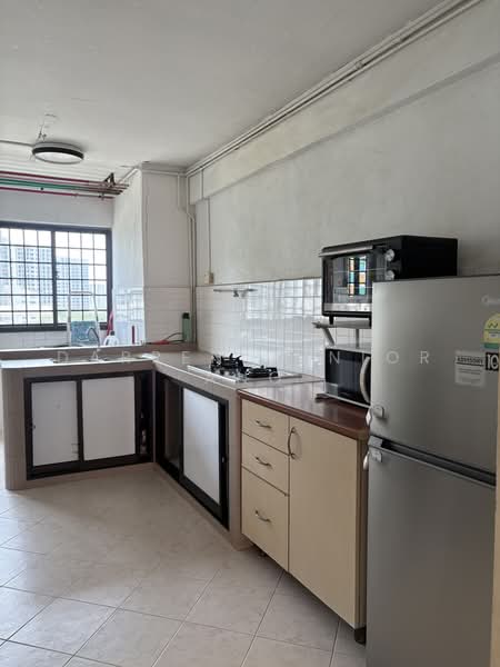 69 Bedok South Avenue 3, 69 Bedok South Avenue 3, 2 Bedrooms, 67 sqft, HDB Flat For Rent, by Darren Junior Ang, 500231318 - Kitchen - PropertyGuru.com.sg