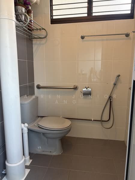 69 Bedok South Avenue 3, 69 Bedok South Avenue 3, 2 Bedrooms, 67 sqft, HDB Flat For Rent, by Darren Junior Ang, 500231318 - Bathroom - PropertyGuru.com.sg