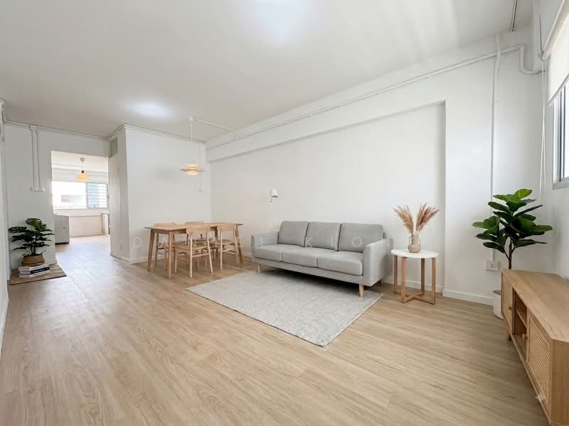 615 Yishun Ring Road, 615 Yishun Ring Road, 2 Bedrooms, 786 sqft, HDB Flat For Sale, by Daniel Kiong, 500231323 - Living Room - PropertyGuru.com.sg