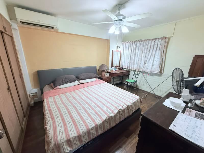 12 Holland Avenue, 12 Holland Avenue, 2 Bedrooms, 700 sqft, HDB Flat For Sale, by Allan Lau, 500231325 - Bedroom - PropertyGuru.com.sg