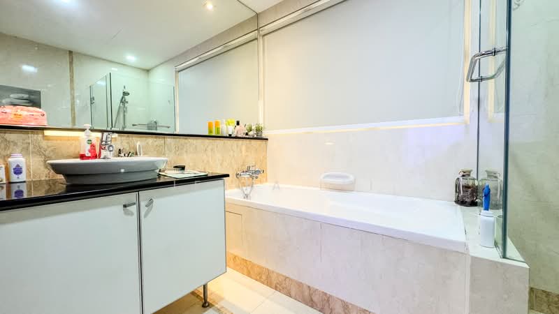 Sims Green, 7 Lorong 27A Geylang, 3 Bedrooms, 2,153 sqft, Apartment For Sale, by Jenna Lui, 500231327 - Bathroom - PropertyGuru.com.sg