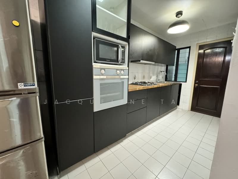 Hume Park I, 3 Hume Avenue, 2 Bedrooms, 904 sqft, Condominium For Sale, by Jacqueline Tan, 500231330 - Kitchen - PropertyGuru.com.sg