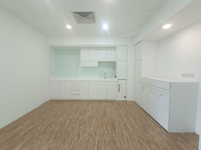 Alexandra Point, 438 Alexandra Road, 4,898 sqft, Office For Rent, by Wendy W, 500231340 - Kitchen - CommercialGuru.com.sg