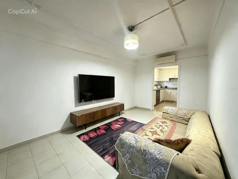 411 Bukit Batok West Avenue 4, 411 Bukit Batok West Avenue 4, 2 Bedrooms, 786 sqft, HDB Flat For Sale, by Risdian Isbintara, 500231342 - Living Room - PropertyGuru.com.sg