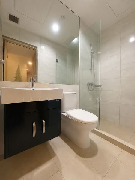 The Central, 8 Eu Tong Sen Street, 816 sqft, Office For Rent, by Raymond Koh, 500231343 - Bathroom - CommercialGuru.com.sg