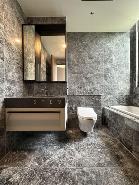 Super Cheap Rare 3 Bedrooms District 10, Holland Grove, Tanglin / Holland / Bukit Timah, 3 Bedrooms, 1,421 sqft, Condominium For Sale, by Steve Tan, 500231360 - Bathroom - PropertyGuru.com.sg