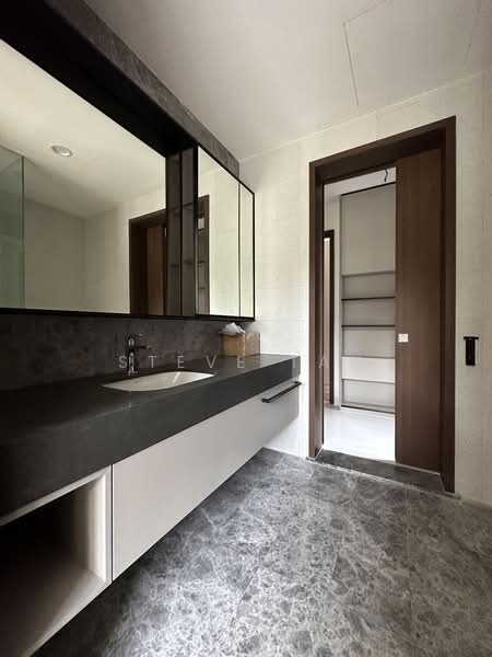Super Cheap Rare 3 Bedrooms District 10, Holland Grove, Tanglin / Holland / Bukit Timah, 3 Bedrooms, 1,421 sqft, Condominium For Sale, by Steve Tan, 500231360 - Bathroom - PropertyGuru.com.sg