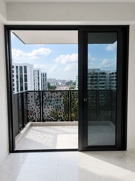 Sceneca Residence, 26 Tanah Merah Kechil Link, 2 Bedrooms, 764 sqft, Condominium For Rent, by LB Toh, 500231375 - Balcony - PropertyGuru.com.sg
