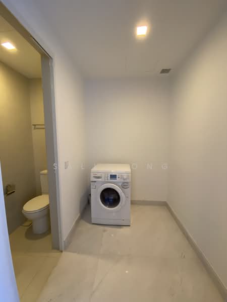 Altez, 16 Enggor Street, 3 Bedrooms, 1,561 sqft, Condominium For Sale, by Sally Ong, 500231384 - Bathroom - PropertyGuru.com.sg
