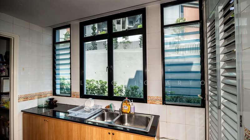 The Park Vale, 2 Park Vale, 3 Bedrooms, 1,410 sqft, Condominium For Rent, by Ariel Soeigiarto, 500231395 - Kitchen - PropertyGuru.com.sg