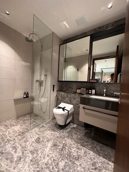 Super Cheap Rare 4 Bedrooms District 10, Tanglin / Holland / Bukit Timah, 4 Bedrooms, 3,068 sqft, Condominium For Sale, by Steve Tan, 500231411 - Bathroom - PropertyGuru.com.sg