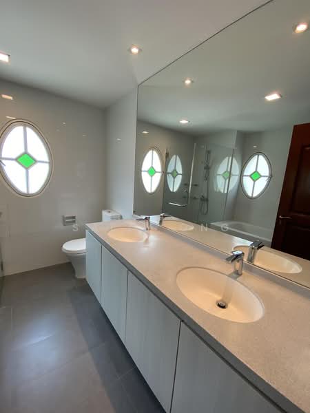 Gentle Villas, Gentle Drive, 5 Bedrooms, 2,900 sqft, Semi-Detached House For Sale, by Sally Ong, 500231416 - Bathroom - PropertyGuru.com.sg