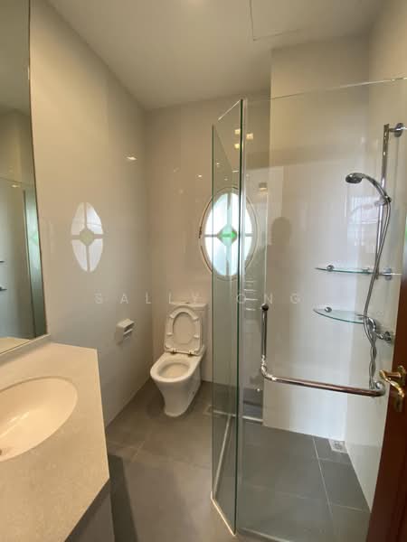Gentle Villas, Gentle Drive, 5 Bedrooms, 2,900 sqft, Semi-Detached House For Sale, by Sally Ong, 500231416 - Bathroom - PropertyGuru.com.sg